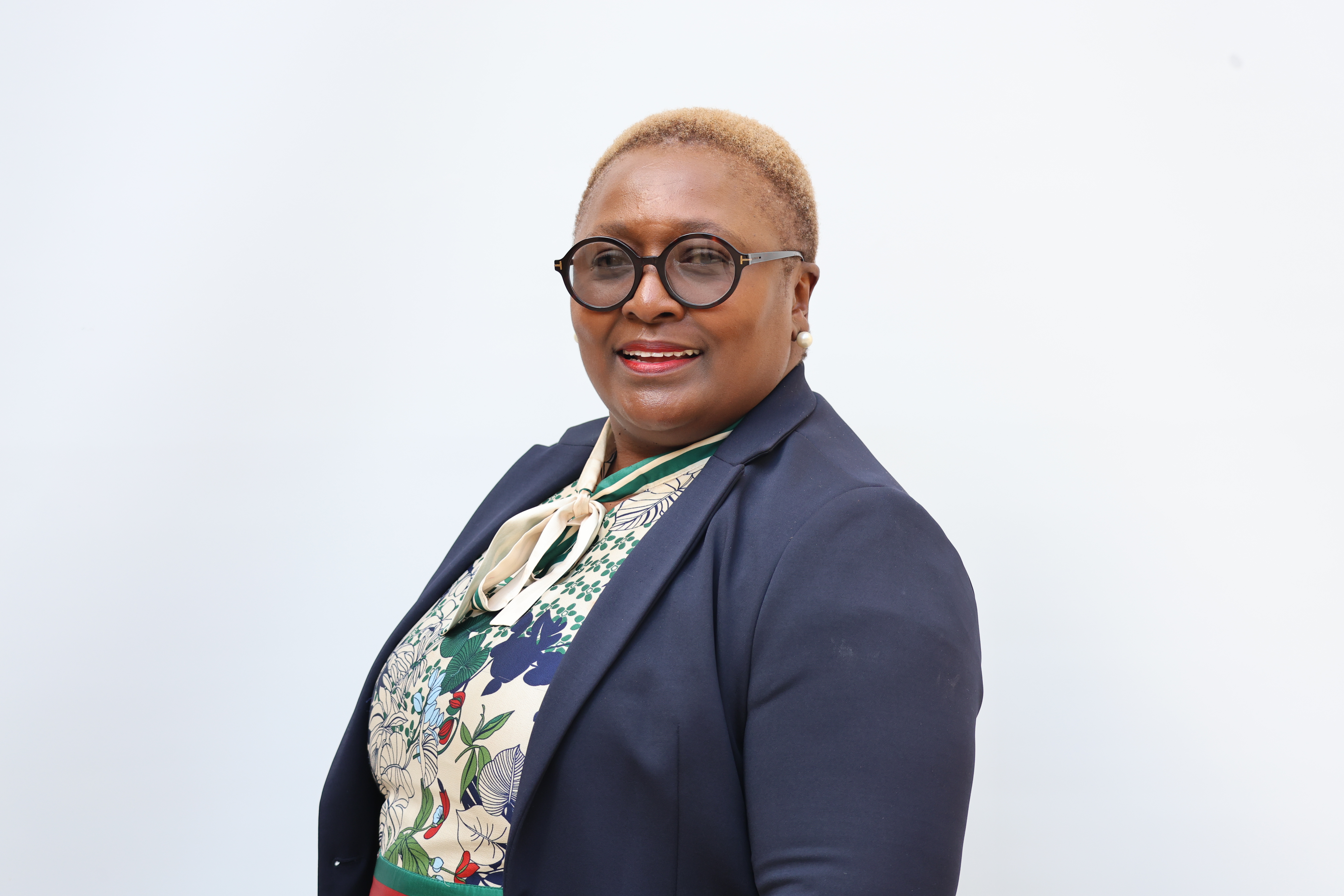 Adv. Lindiwe Sephomolo KC